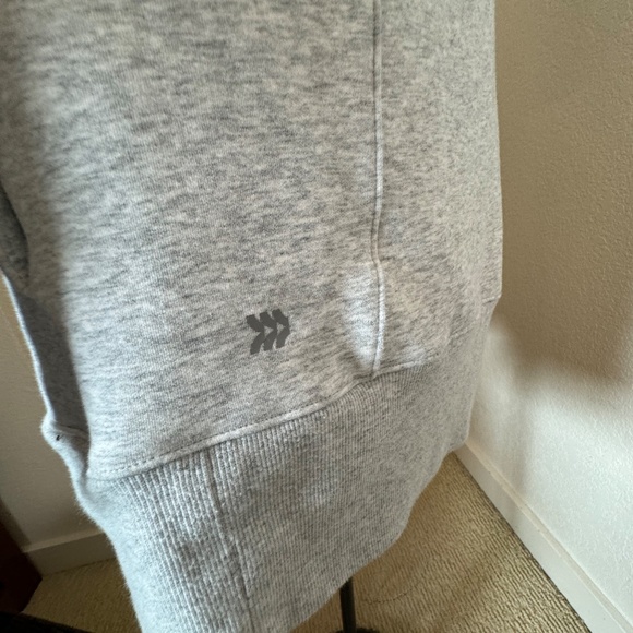Extra long gray zip hoodie - Picture 2 of 8